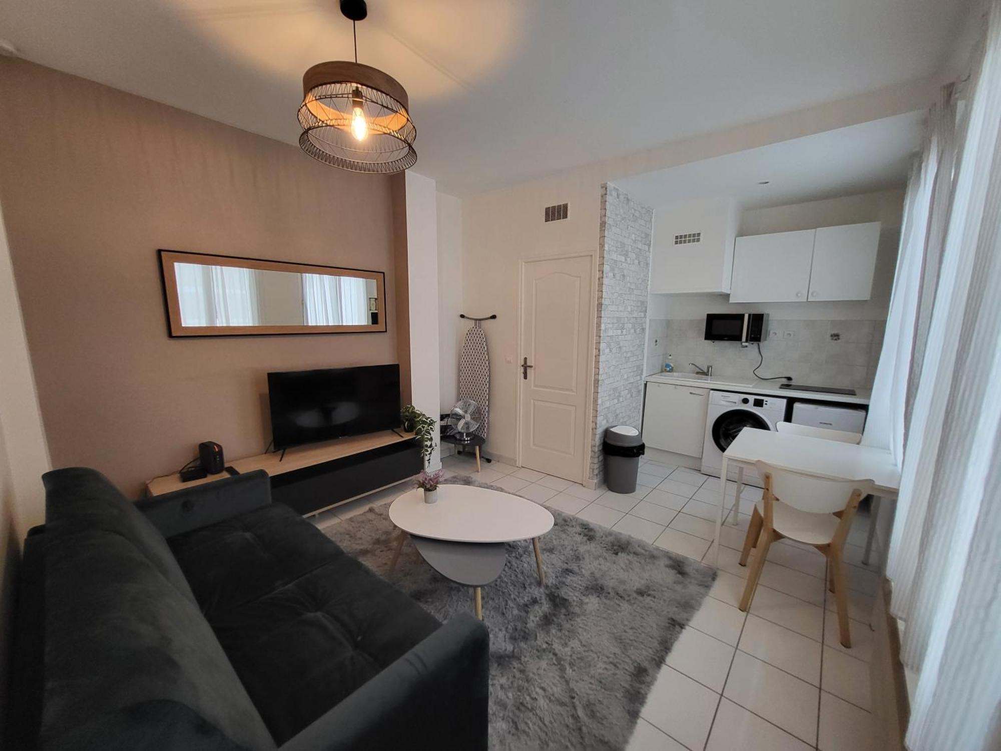 איסי-לה-מולינו Appartement Spacieux 28M2 Avec Chambre Separee מראה חיצוני תמונה